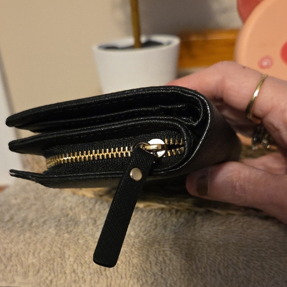 VEUC !!Kate Spade Black Textured Wallet Beautiful π - Picture 7 of 11